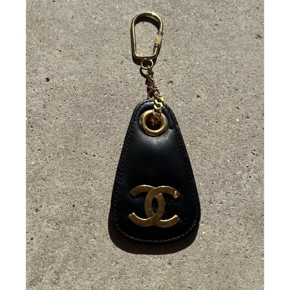 Vintage CHANEL CC Black Gold Coin Key Chain Ring Keychain Charm RARE - Picture 10 of 10